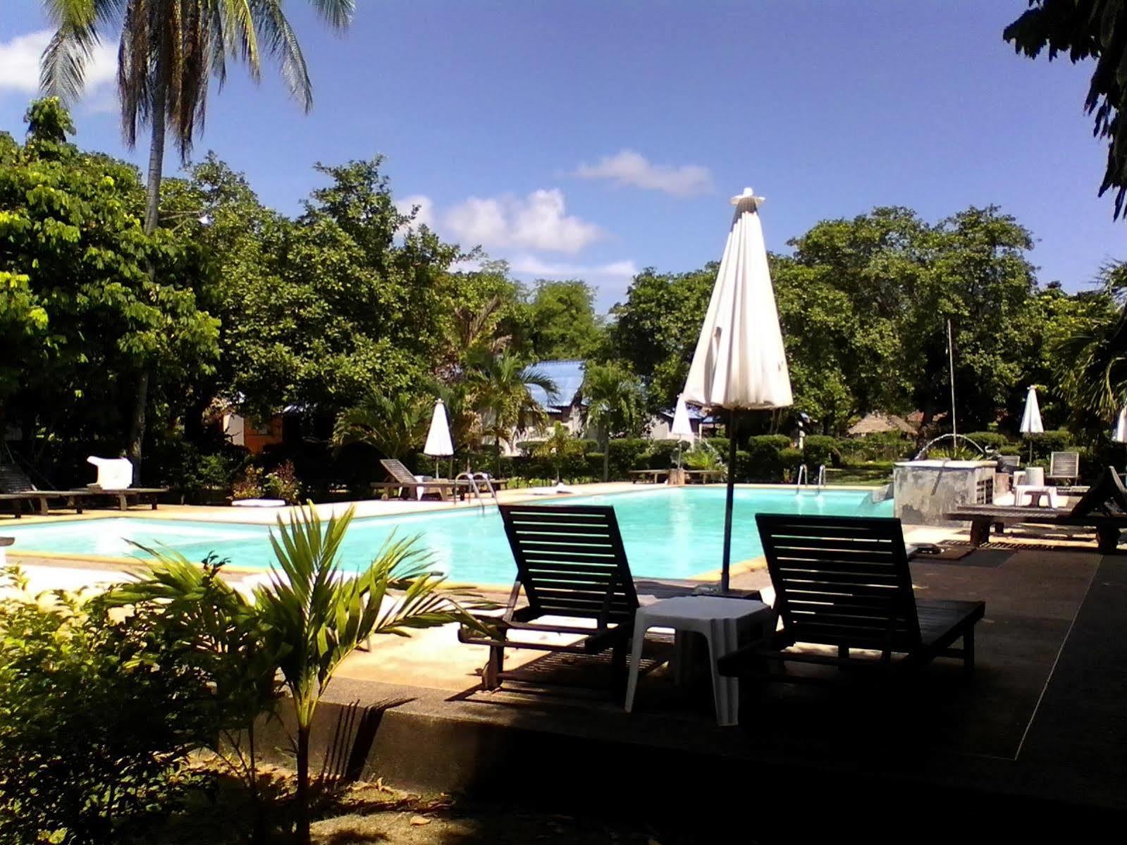 Lanta Sunny House सहारा Koh Lanta