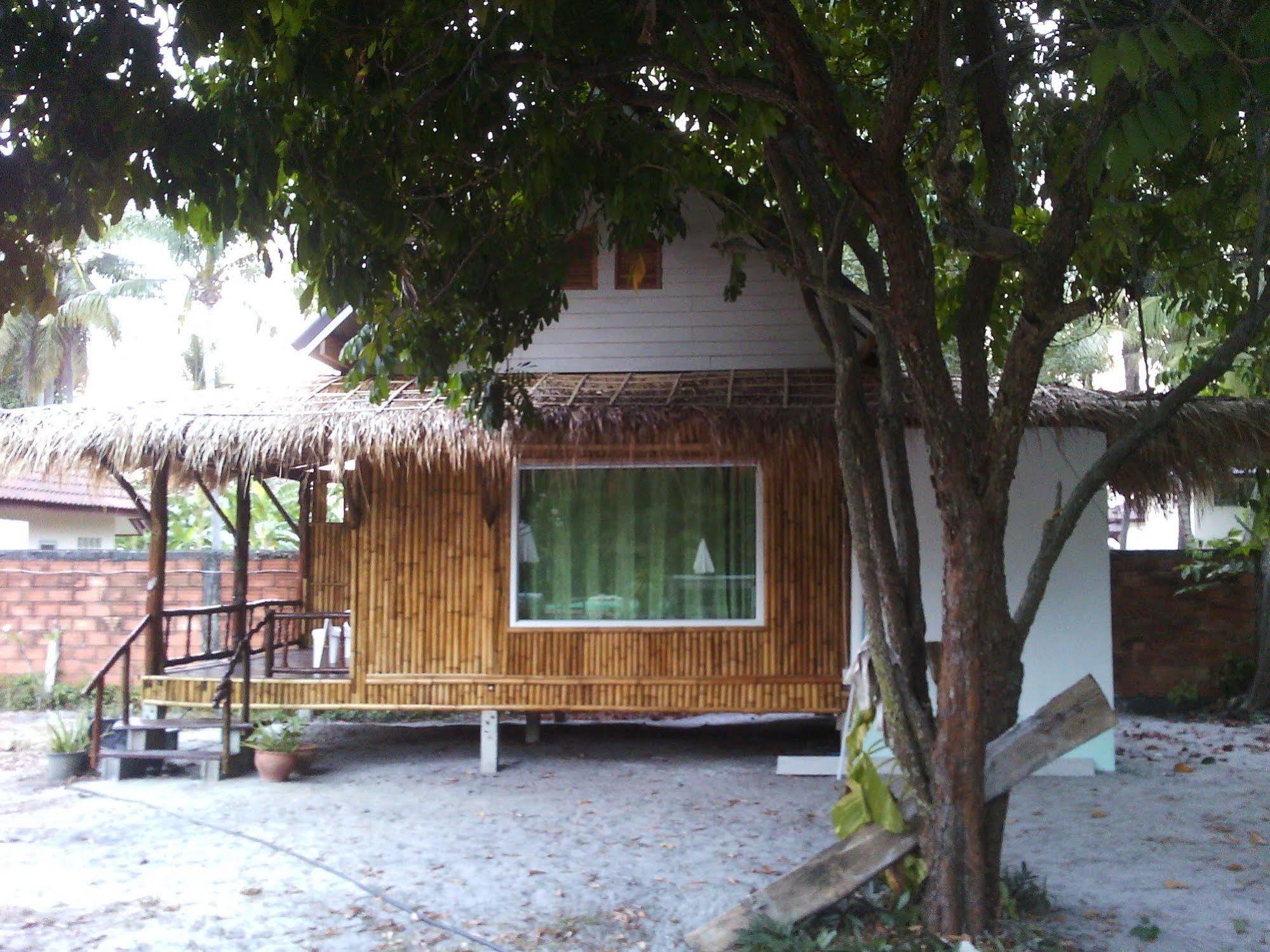 Курортный комплекс Lanta Sunny House Ко-Ланта